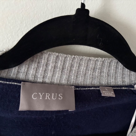 Cyrus Colorblock Patchwork Sweater – Cream, Grey, Blue – Large - Picture 8 of 11